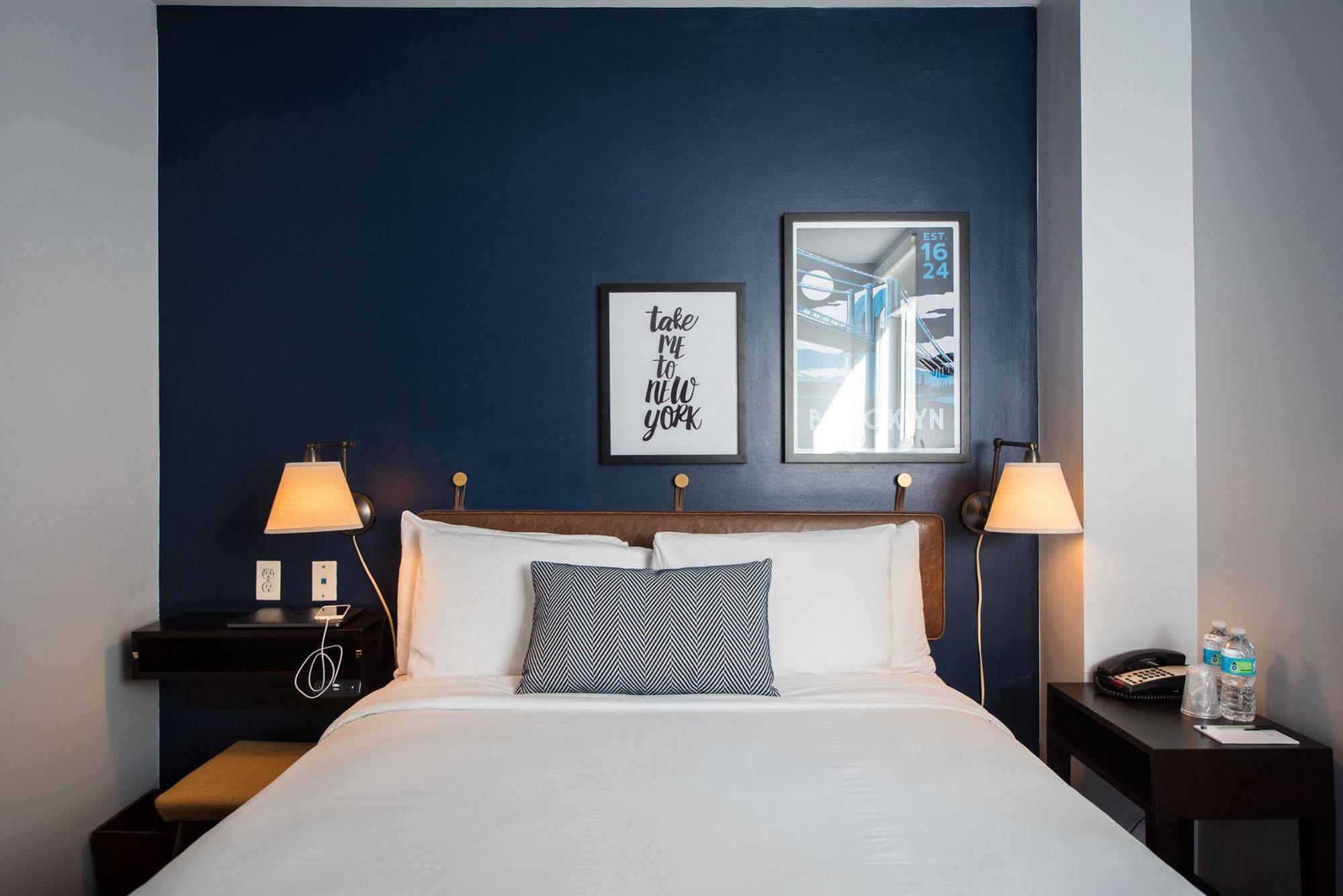 U Fifth Avenue Hotel 3*